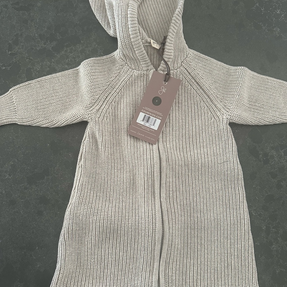 Wearable knit blanket